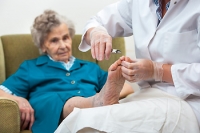 How to Manage Elderly Feet